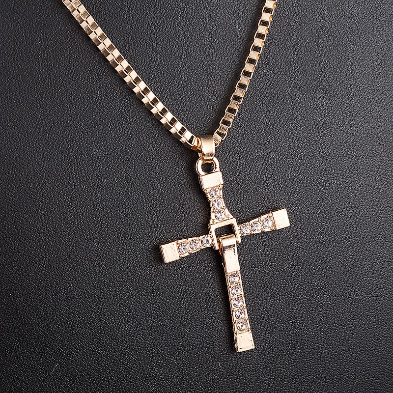 Collana con ciondolo a forma di croce in cristallo con strass dell'attore dei film Fast and Furious Dominic Toretto, gioielli da uomo_voghion.com