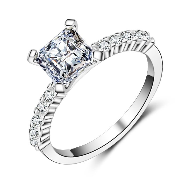 JZ062 Anello da donna con quattro punte di diamanti e taglio quadrato da principessa, placcato in platino_voghion.com