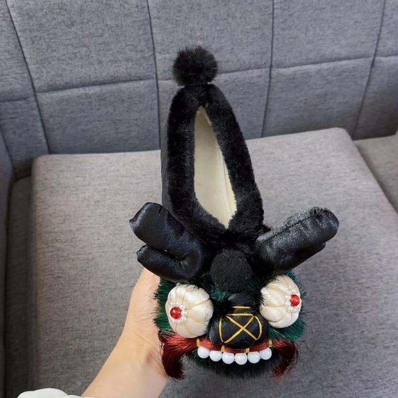 ShoeGlobe Schuhe mit dicker Sohle und Drachenkopf für Erwachsene, höhenverstärkende Retro-Hanfu-Schuhe, handgefertigt im nationalen Trend, bestickt, flauschig_voghion.com