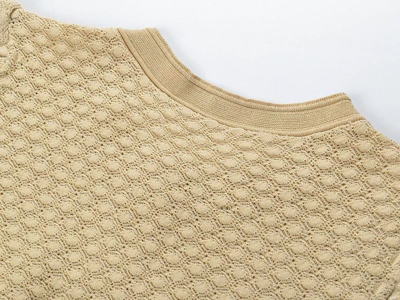 Abito monopetto in maglia sottile con scollo rotondo e fiore a gancio, in filo d'oro, autunnale, da donna_voghion.com