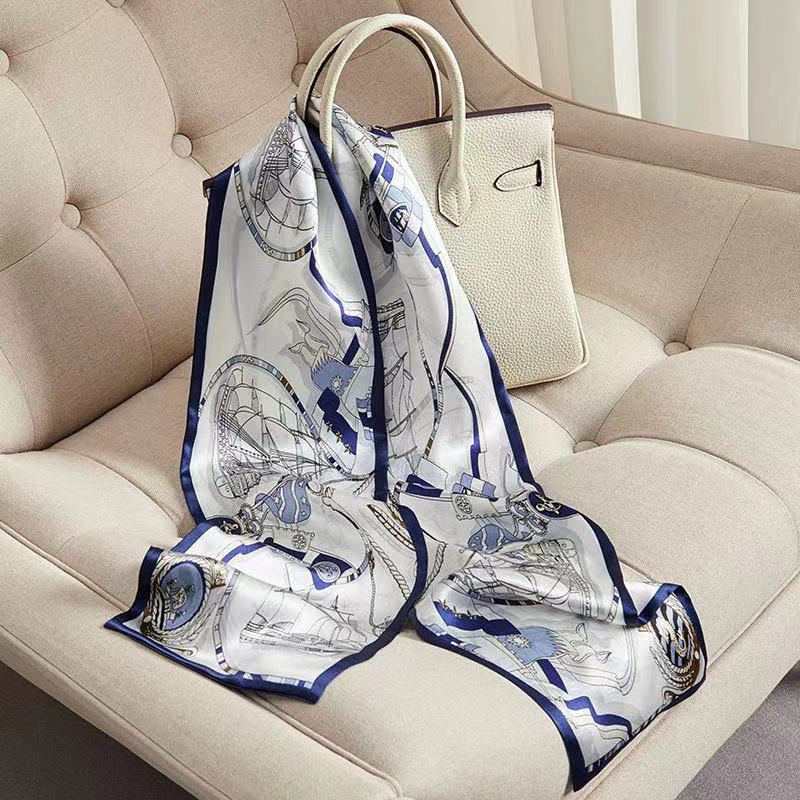 Neue Damenbekleidung für Frühling und Herbst mit kleinen Streifen Seidenschal, schmale koreanische Version, modischer und ausländischer Stil._voghion.com