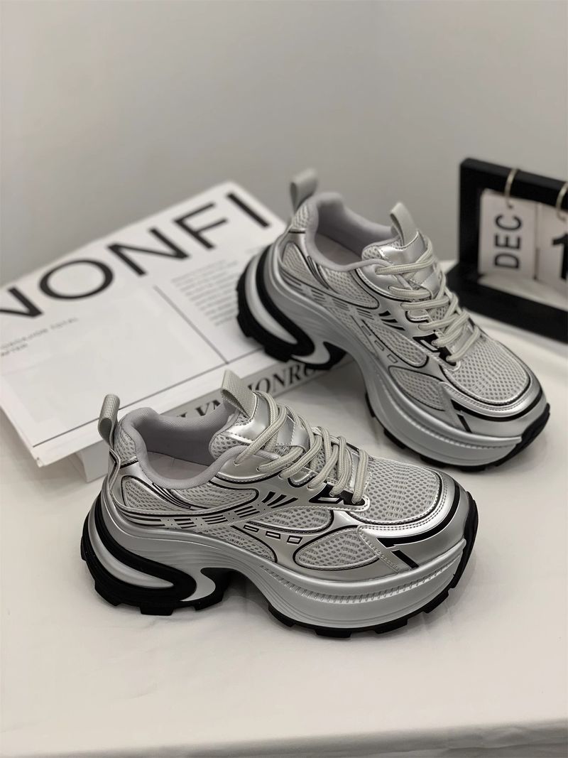 Dad-Sneaker im Slim-Fit-Stil mit dicker Sohle für mehr Höhe_voghion.com