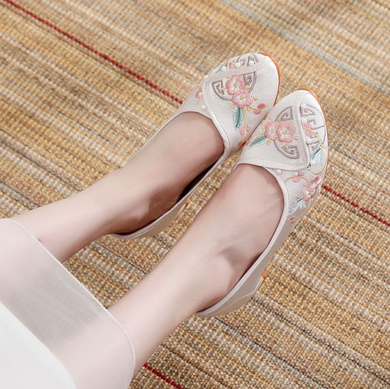 Women’s Shoes New Style Cloth Shoes Handmade Pearl Temperament Women's Shoes Pointed Toe Retro Ethnic Style Single Shoes_voghion.com