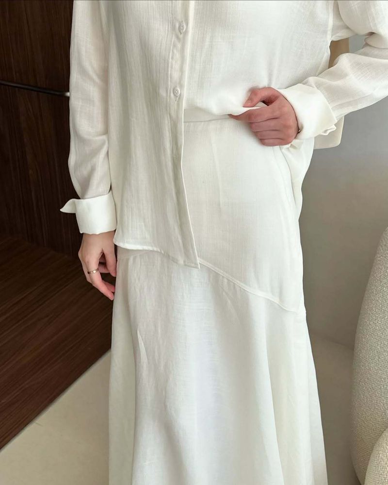 Abbigliamento donna 2025 Nuovo temperamento alla moda Camicia a maniche lunghe Gonna sottile Completo due pezzi_voghion.com