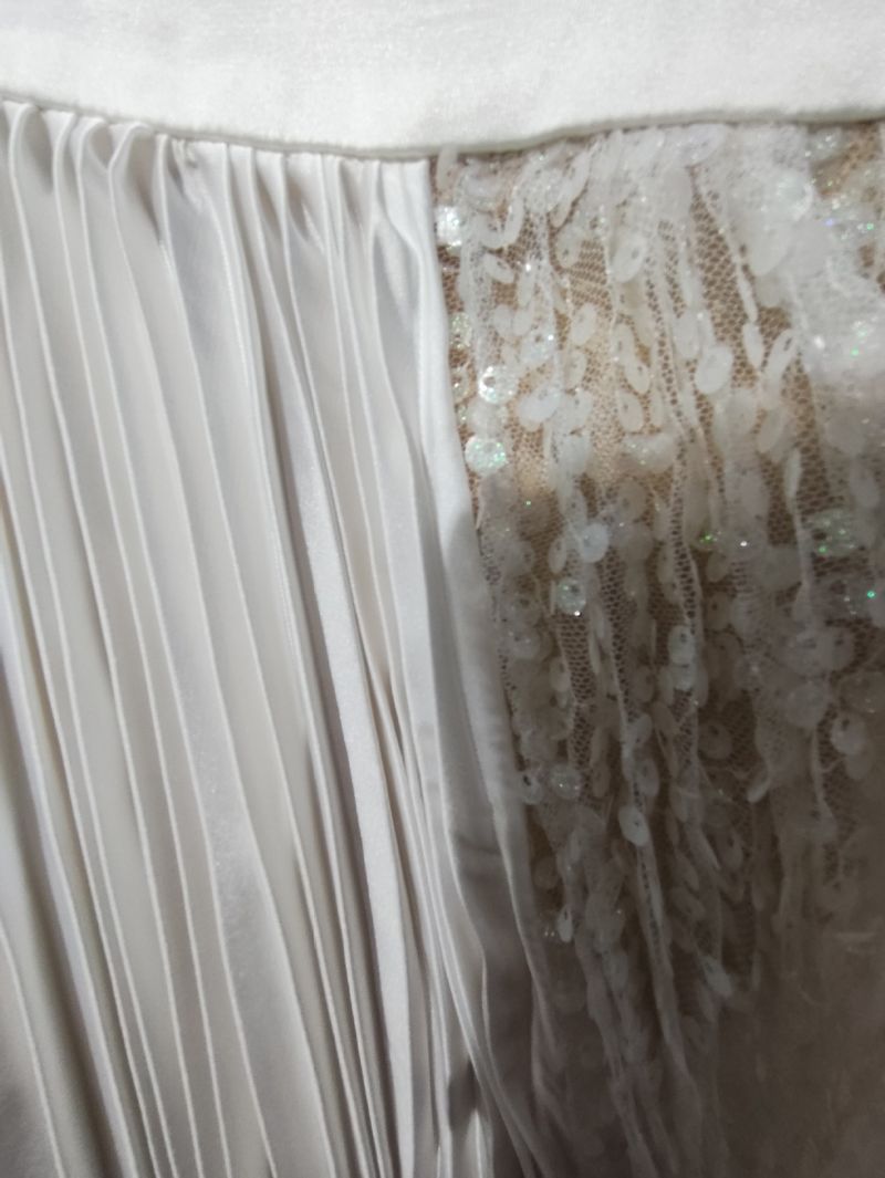 Elegant V-Neck Slit Chiffon Long Evening Dress With Sequins & Ruffle Hem - Flowy A-Line Formal Gown For Banquet, Party, Prom_voghion.com