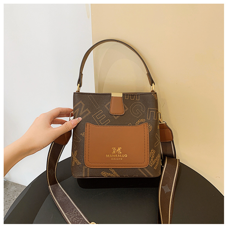 Nuove borse Borse da donna Borse a secchiello Moda Stile caldo Grandi borse a mano con lettere Borse da strada Grande capacità Borsa a tracolla singola_voghion.com