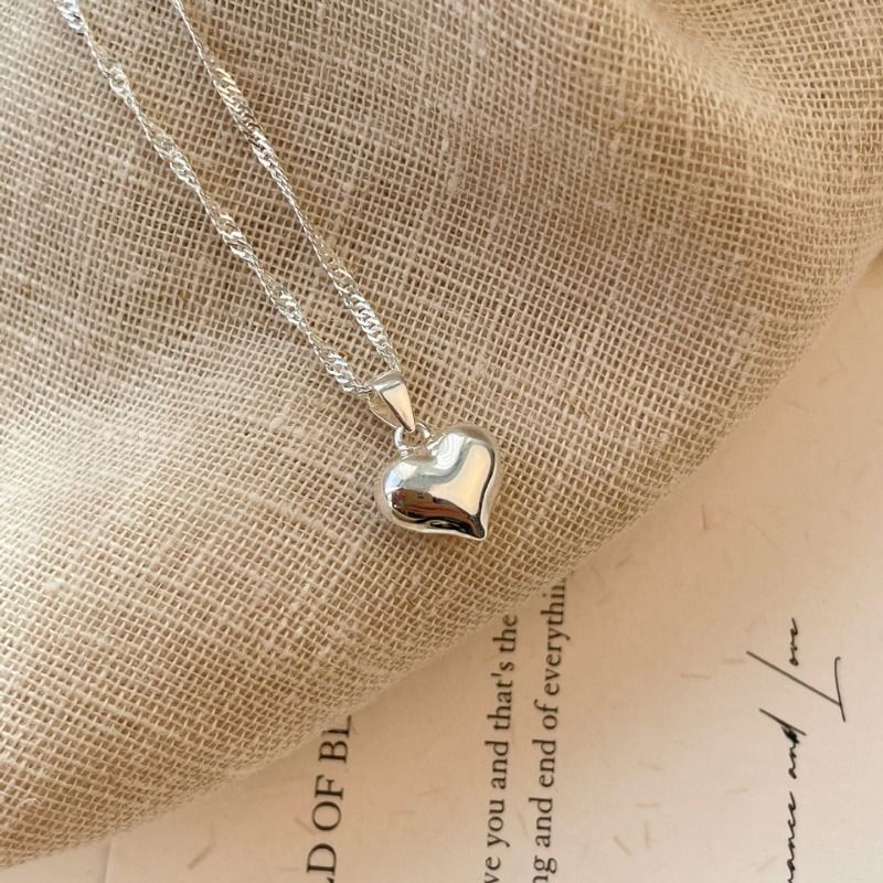 Colar Love de Prata de Lei Feminino com Alto Sentido de Simplicidade 2025_voghion.com