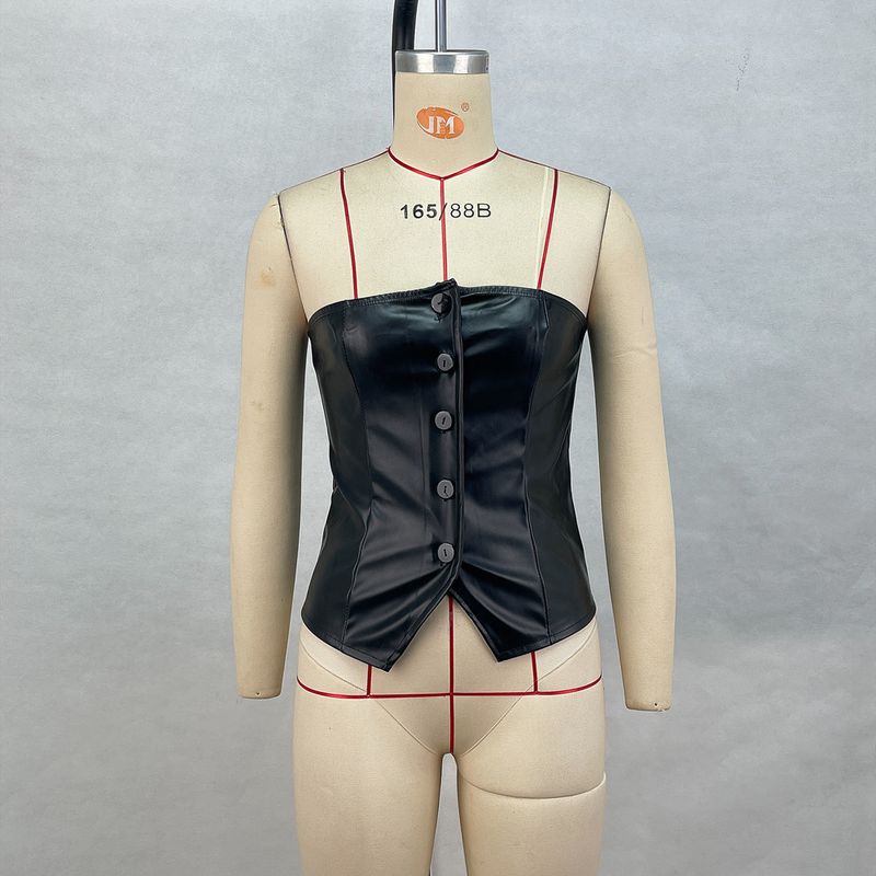 Abbigliamento da donna, top corto monopetto in similpelle, top corto con un bottone in similpelle, blusa sexy slim fit con spalle scoperte, nera_voghion.com