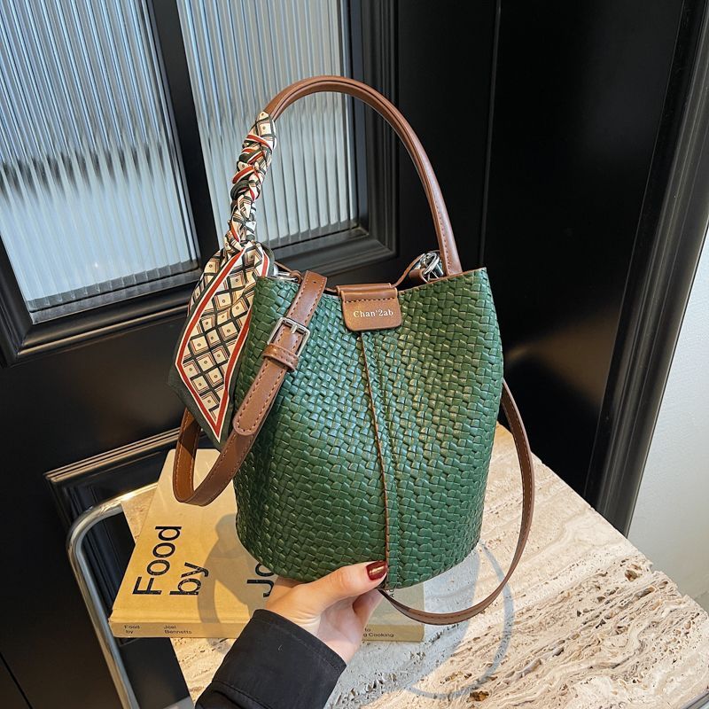 Nieuwe veelzijdige Hong Kong Fashion dames niche eenvoudige bucket shoulder 2025 handtas_voghion.com