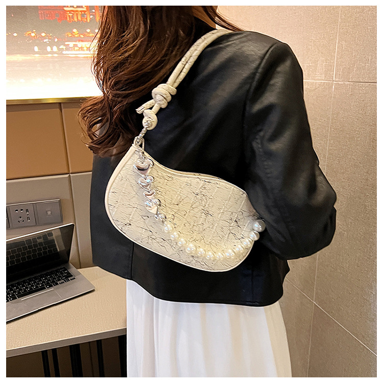 Unterarmtasche Damen 2023 Neues Nischendesign High-End-Perlenschulter-Umhängetasche im ausländischen Stil explosiver Stil kleine quadratische Tasche_voghion.com