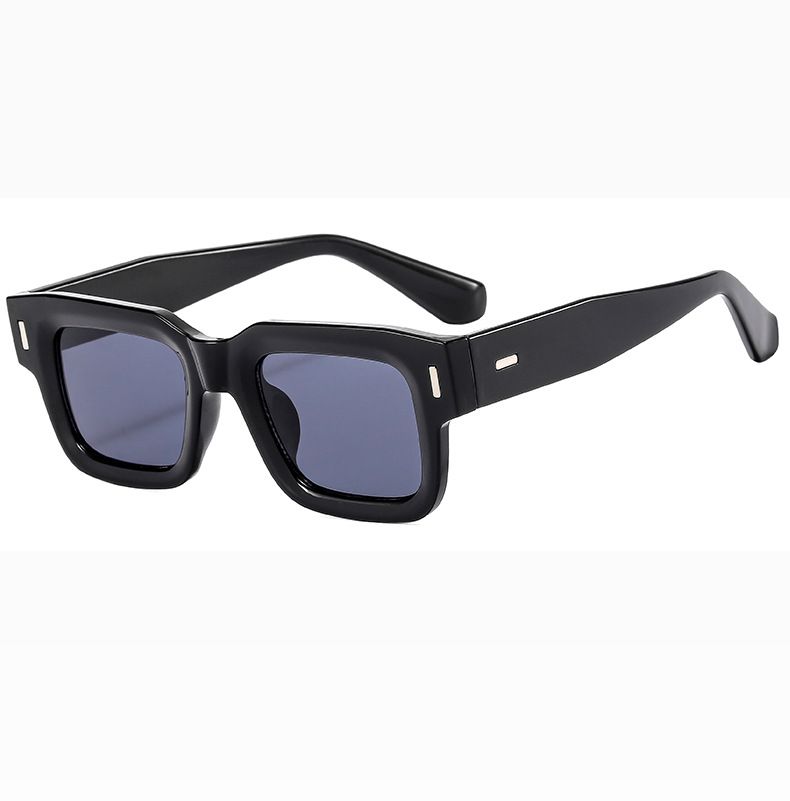 Modemarke Designer Quadrat Sonnenbrille Frauen Männer Ozean Farbschattierungen Sonnenbrille Weibliche Mode Rechteck Niet Oculos De Sol_voghion.com