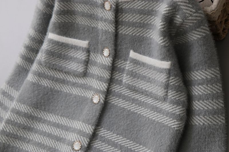 Strickjacke aus Nerzimitat für Mütter und Kinder, weicher Wintermantel mit Stehkragen, gestreiftes Langarmoberteil für große Kinder (120–160 cm) in Weiß/Schwarz/Grau/Pink_voghion.com