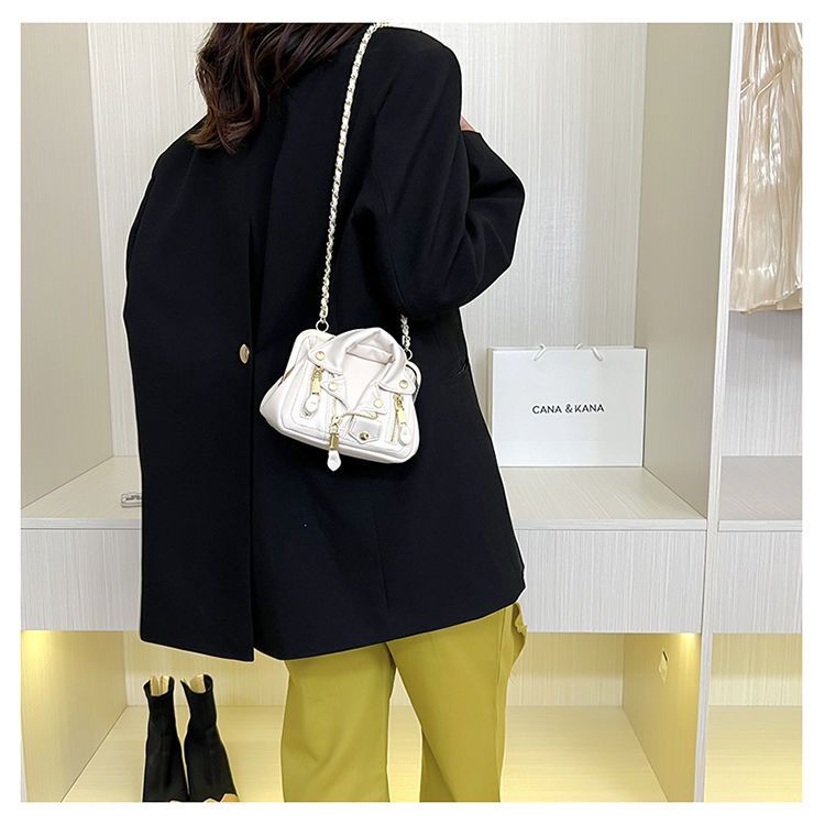 Piccola borsa personalizzata per le donne nel 2022, nuovo design di nicchia, borsa per abbigliamento unica, borsa a tracolla con catena ins alla moda_voghion.com
