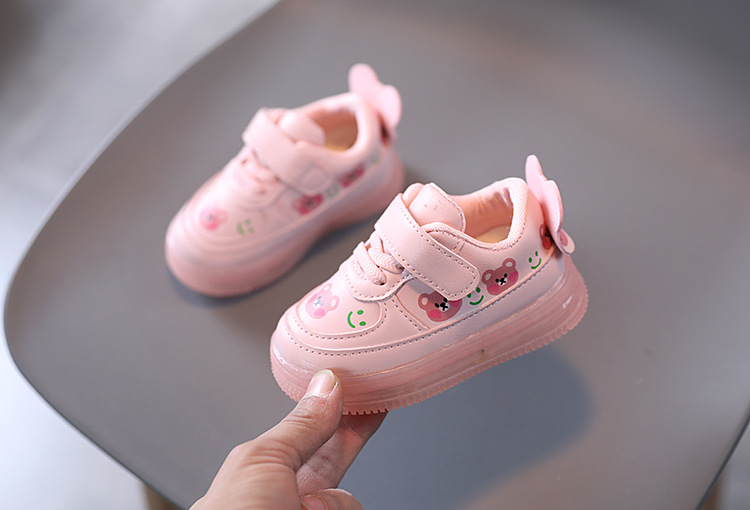 Roupas infantis Primavera e outono tênis de bebê para meninas de 1 a 6 anos 3 meninos sapatos iluminados sapatos para crianças bebês sola macia sapatos brancos da moda_voghion.com
