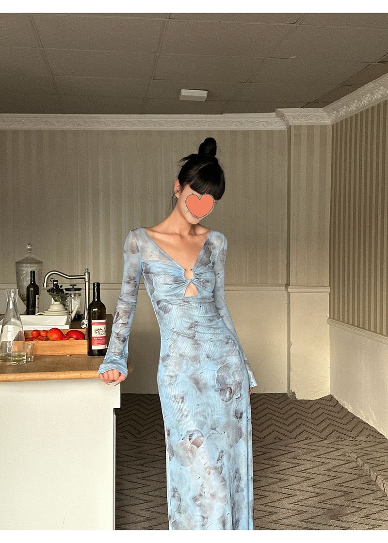 Abito a maniche lunghe in maglia tie-dye con scollo a V Spicy Girl per donna all'inizio dell'autunno, design sexy con vita cava, temperamento_voghion.com