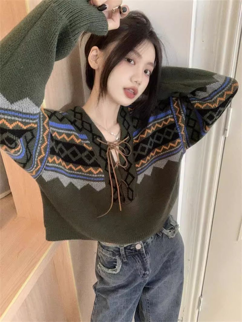 Green V-neck Sweater For Women, Winter Design, Niche Spring And Autumn Short Knitted Top, Base Layer Inner Wear_voghion.com