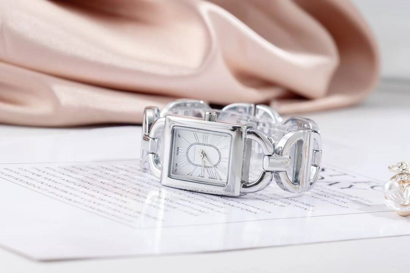 Designer Lady Pieni tuoksurannekello Rome Vintage Fashion Digital Square Watch_voghion.com