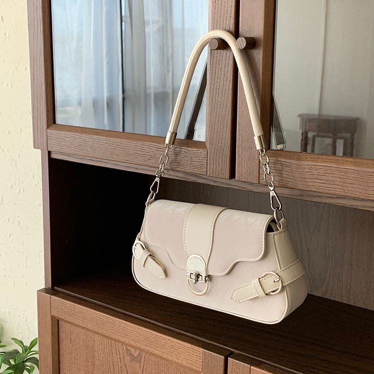 Melard im neuen Stil für Damen mit Metallverschluss und Klappdeckel für Mädchen, die viel unterwegs sind, um die Schulter oder den Körper zu heben_voghion.com