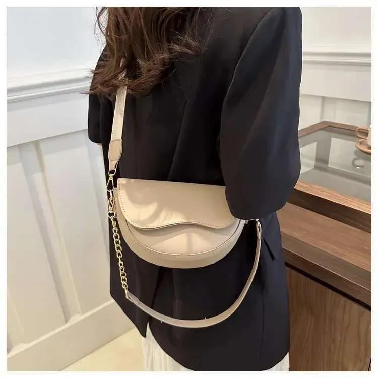 Piccola borsa a tracolla da donna, con tracolla a catena estiva, in pelle PU, regalo per festival_voghion.com