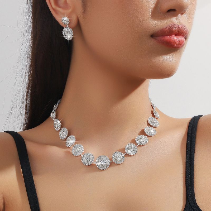 European And American Hot Fashion Rhinestone Earrings Necklace Two-piece Set Claw Chain Bride Wedding Birthday Party_voghion.com