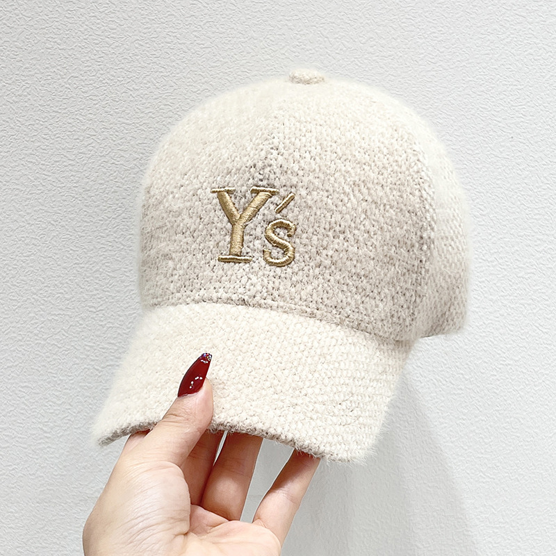 Embroidered letter baseball cap autumn and winter all new face small warm hard cap_voghion.com