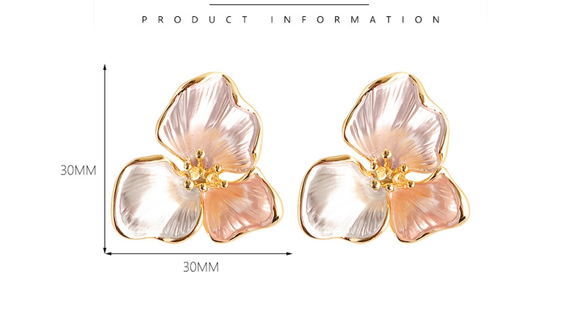Orecchini a forma di fiore a tre petali in stile medievale retrò letterario, bianco crema, temperamento di lusso leggero, orecchini ad ago in argento di alta qualità_voghion.com