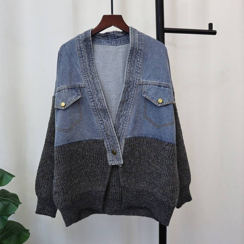 Denim-Patch Knit Cardigan – Oversized V-Neck Sweater Coat (Textured Polyester Blend, Minimalist Grey/Beige, Work-to-Weekend Staple)_voghion.com
