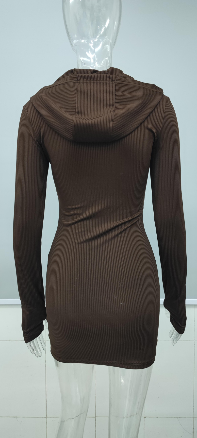 Abito da donna alla moda con cappuccio in maglia a maniche lunghe avvolgente a maniche lunghe in tinta unita autunno/inverno 2024_voghion.com