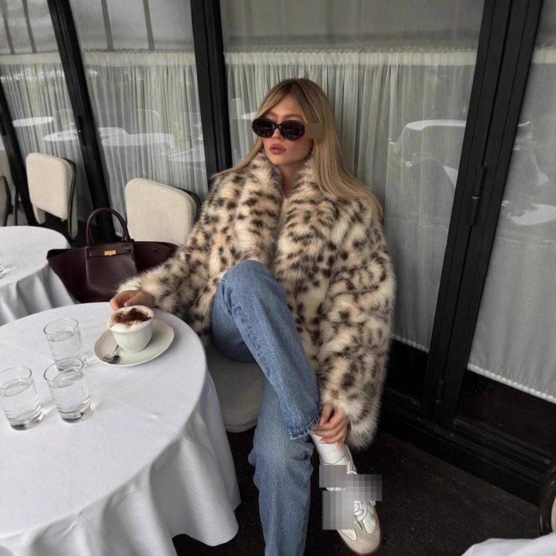Damenbekleidung Eleganter Kunstpelzmantel mit Leopardenmuster und Reverskragen – Wintermode für Damen (S/M/L)_voghion.com