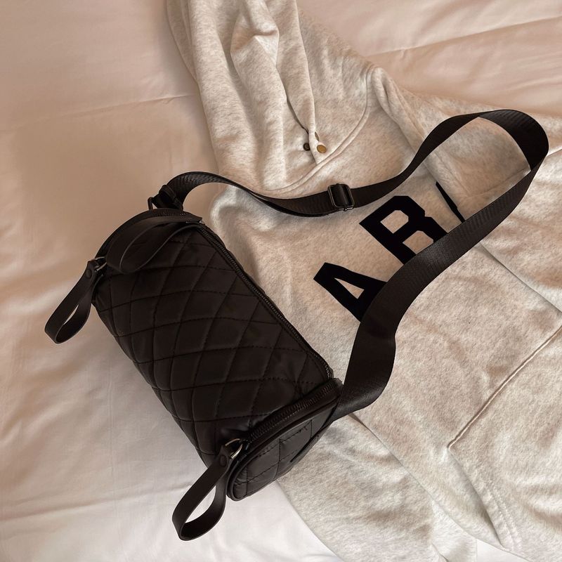 Cuscino a tracolla da donna con cilindro Lingge in tessuto di nylon Oxford 2024 Nuova borsa a secchiello per l'acqua a scacchiera_voghion.com