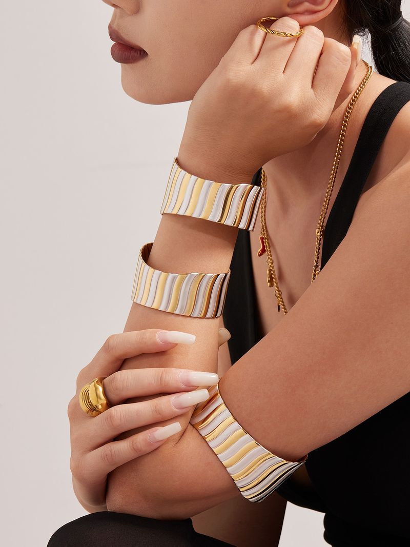 Square Sugar Geometric Opening Wide Silver Interlayer Dual Color Bracelet, Niche Striped Stainless Steel Minimalist Bracelet_voghion.com