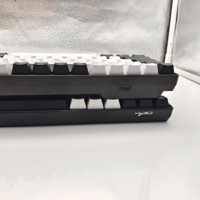 New 68 Key Wired Mechanical Esports Game Keyboard Hot Plug Axis Engineering Dual Color Injection Molding Keycap Ice Blue_voghion.com
