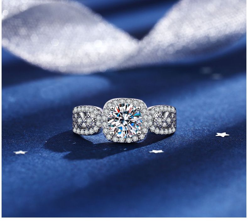 Sterling silver 1 carat moissanite female luxury wedding ring ring princess square bag retro lace ring_voghion.com