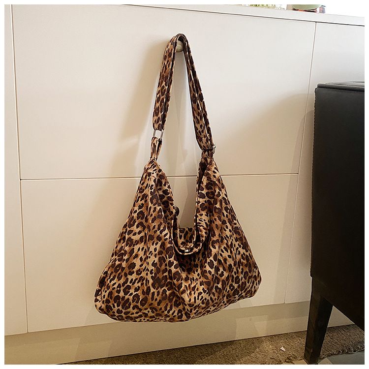 Borsa a tracolla da pendolare con stampa leopardata in velluto estivo e semplice stampa zebrata_voghion.com