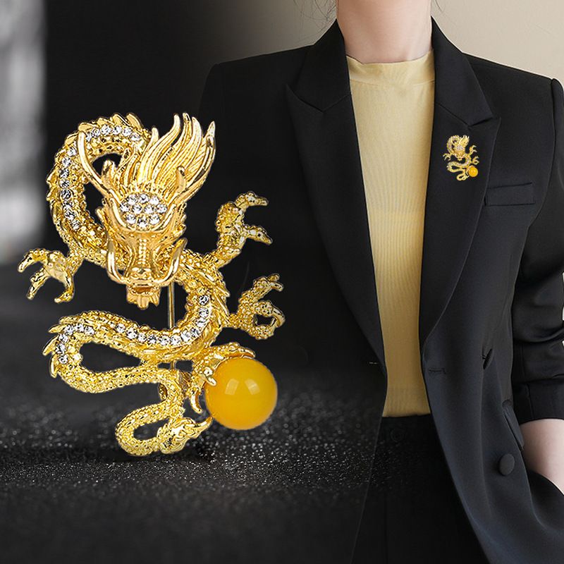 stile cinese di alta qualità, nuovo stile squisito, drago orgoglioso che gioca con le perle, spilla a forma di drago zodiacale dell'anno del drago per uomo, design di nicchia_voghion.com