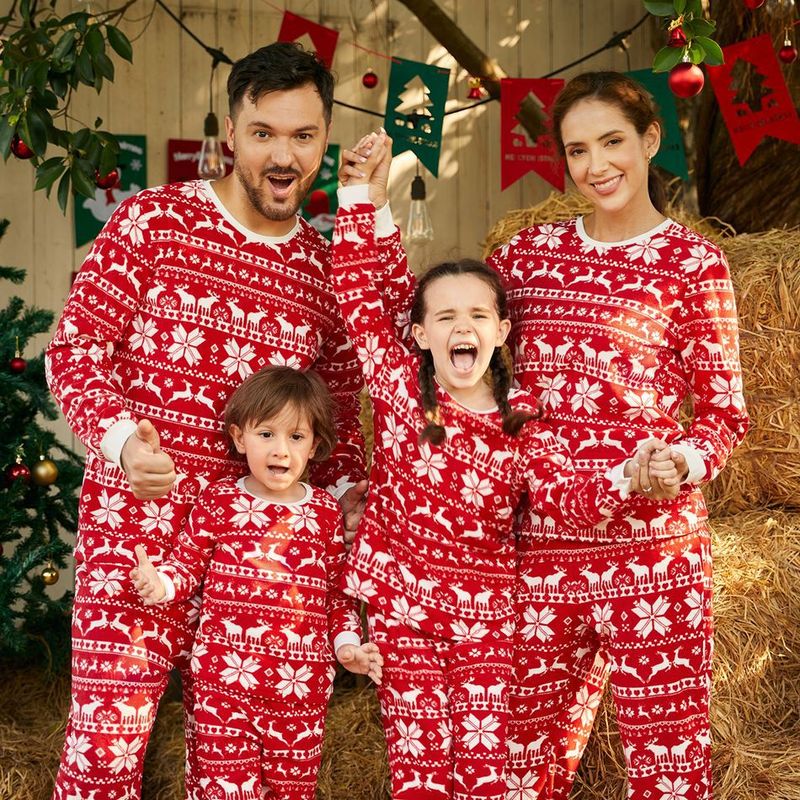 Festive Family Matching Pajama Set - Christmas-Themed Long Sleeve Sleepwear With Fun Prints For Parents & Kids_voghion.com