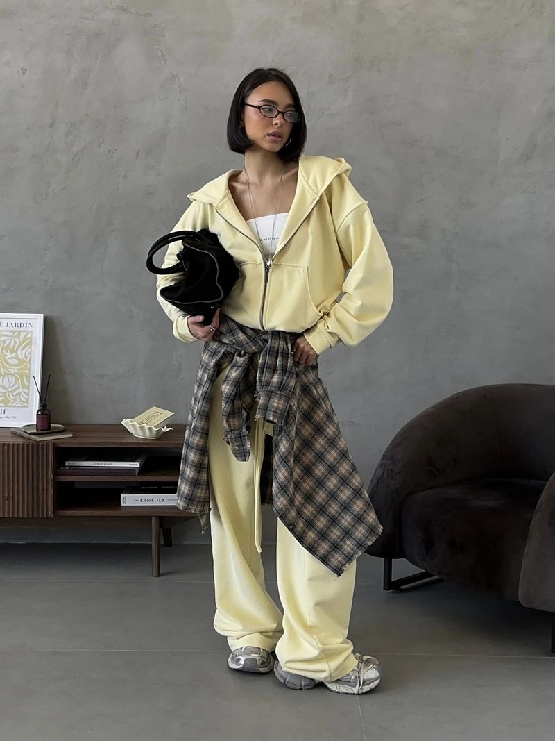 Trainingsanzug-Set mit Kapuze und Reißverschluss für Damen und Hose mit Kordelzug – Stilvolles Streetwear-Zweiteiler-Outfit für einen lässigen und sportlichen Look_voghion.com