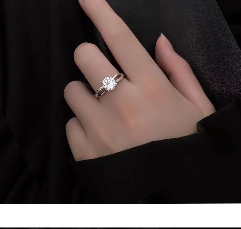 2 Carat Ring Ring Female Niche Design Fashion Personality Light Luxury Net Red Live Broadcast Moissanite Open Temperament_voghion.com