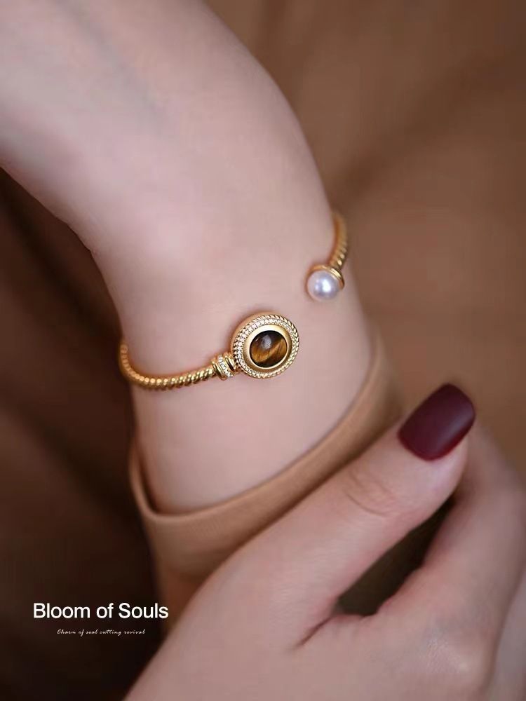 French Vintage Tiger's Eye Necklace Zircon Necklace Bracelet Earrings Clavicle Chain Sweater Chain_voghion.com