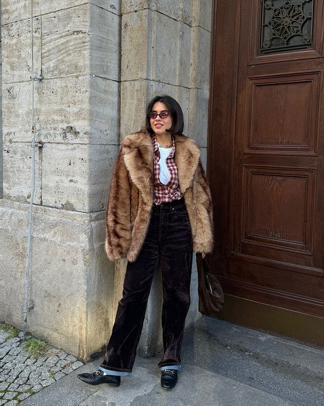 Elegant Winter Faux Fur Coat For Women - Short Plush Jacket With Classic Lapel Collar, Warm & Stylish Outerwear In Plus Sizes (XS To L)_voghion.com