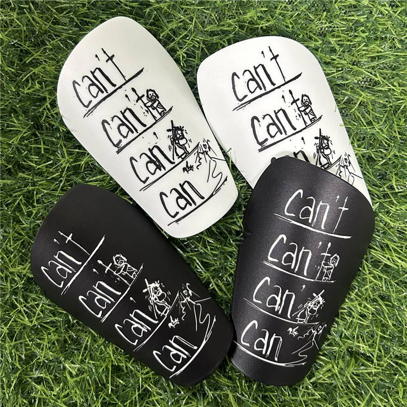 Mini protège-tibias pour enfants et adolescents – Protège-tibias de football légers pour l'entraînement et les matchs (11 x 7 cm, noir/blanc, paire gauche et droite)_voghion.com