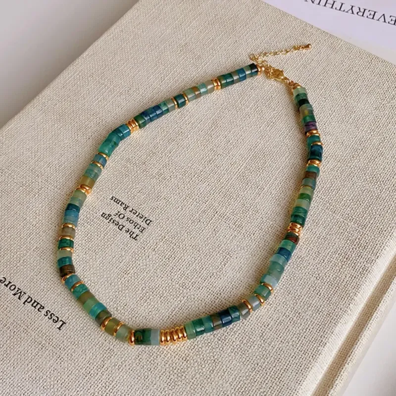 Collana girocollo con perline color oro e dettaglio in conchiglia di pietra naturale multicolore, stile boho chic, regalo per l'uso quotidiano in vacanza._voghion.com