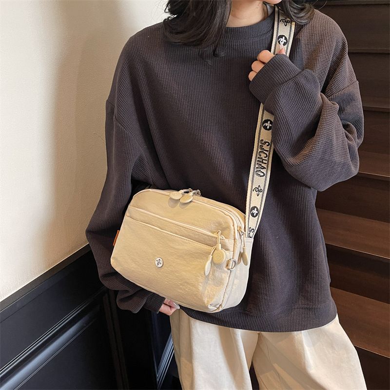 Minimalist Lightweight Small Square Spring Summer New Texture Versatile Crossbody Niche Casual Design Shoulder Bag_voghion.com