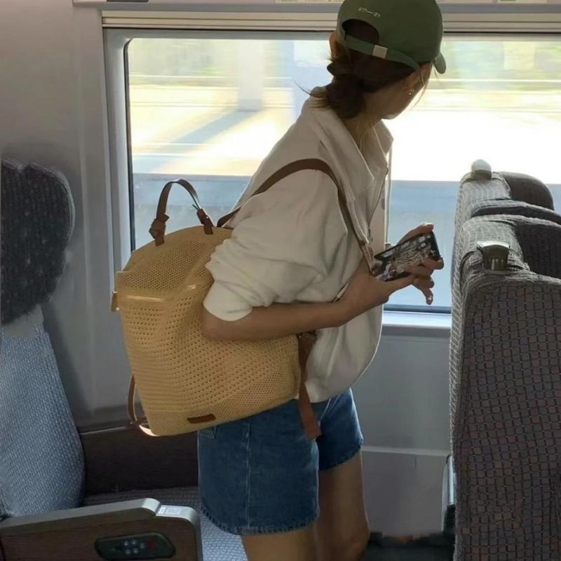 Design Knitted Backpack Large Capacity Lightweight Handbag Fashionable Hundred_voghion.com