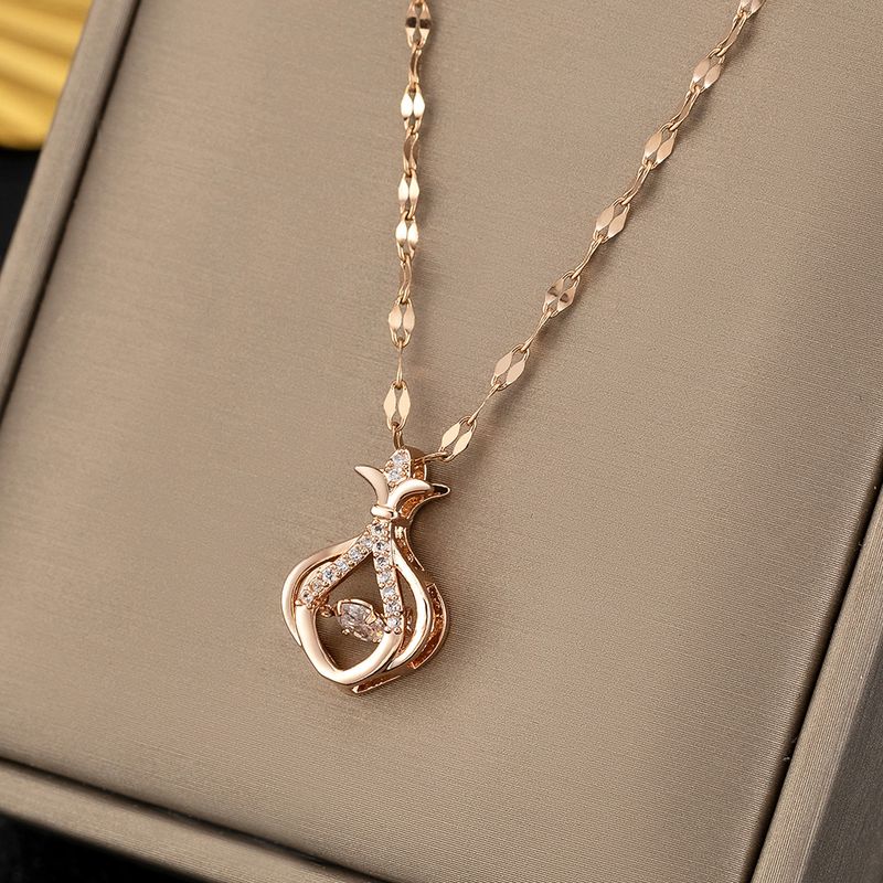 Titanstahl für Damen, vielseitige High-End-Schlüsselbeinkette im Ins-Stil mit vierblättrigem Kleeblatt, leichte Luxus-Nischenschleife_voghion.com