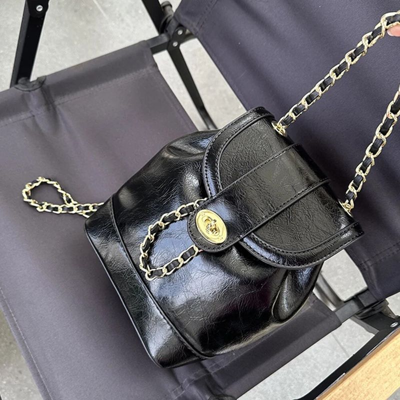 Mochilas femininas de couro PU com cordão, grande capacidade, corrente, alças de ombro ajustáveis, cor sólida, bolsa de viagem_voghion.com