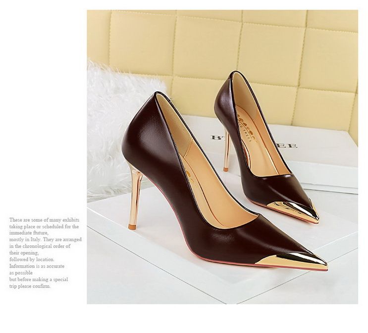 Kõrged kontsad Õhukesed kontsad Madalad metallist teravate kontsadega kingad naistele_voghion.com