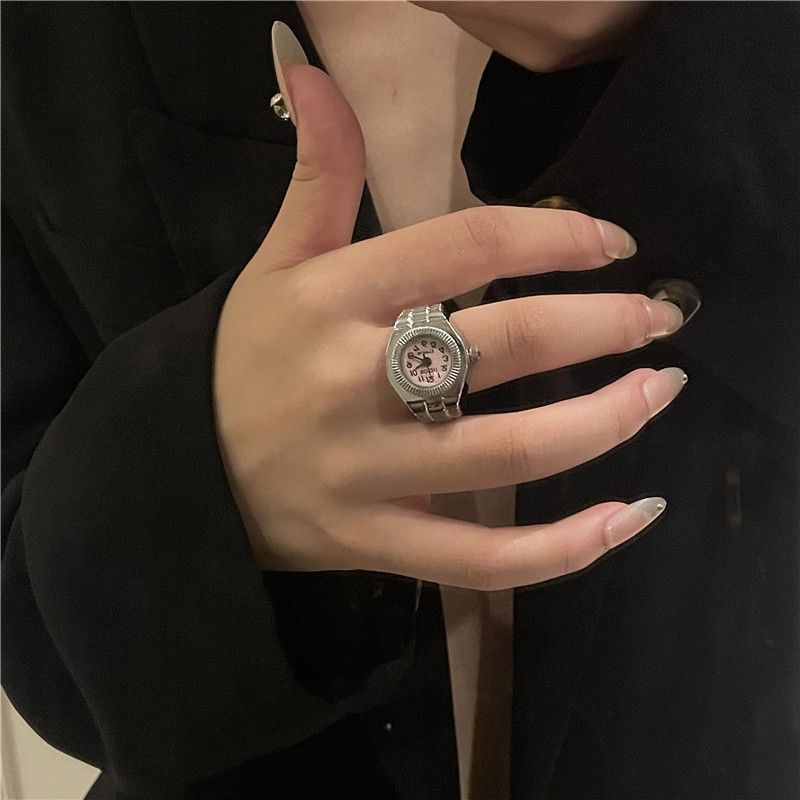 Orologio da dito creativo con anello elastico, mini orologio da coppia di nicchia punk alla moda_voghion.com