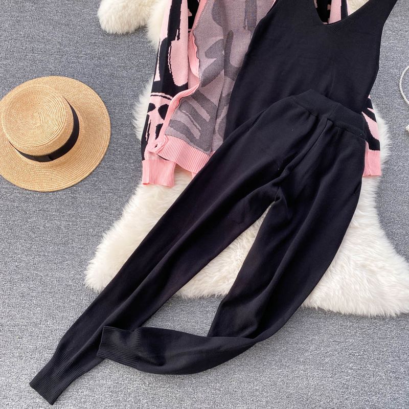 Kadın iç katman, ince kesim pantolonlu üç parçalı set Şık gündelik takım elbise, harf baskılı bol örme ceket, yelek,_voghion.com