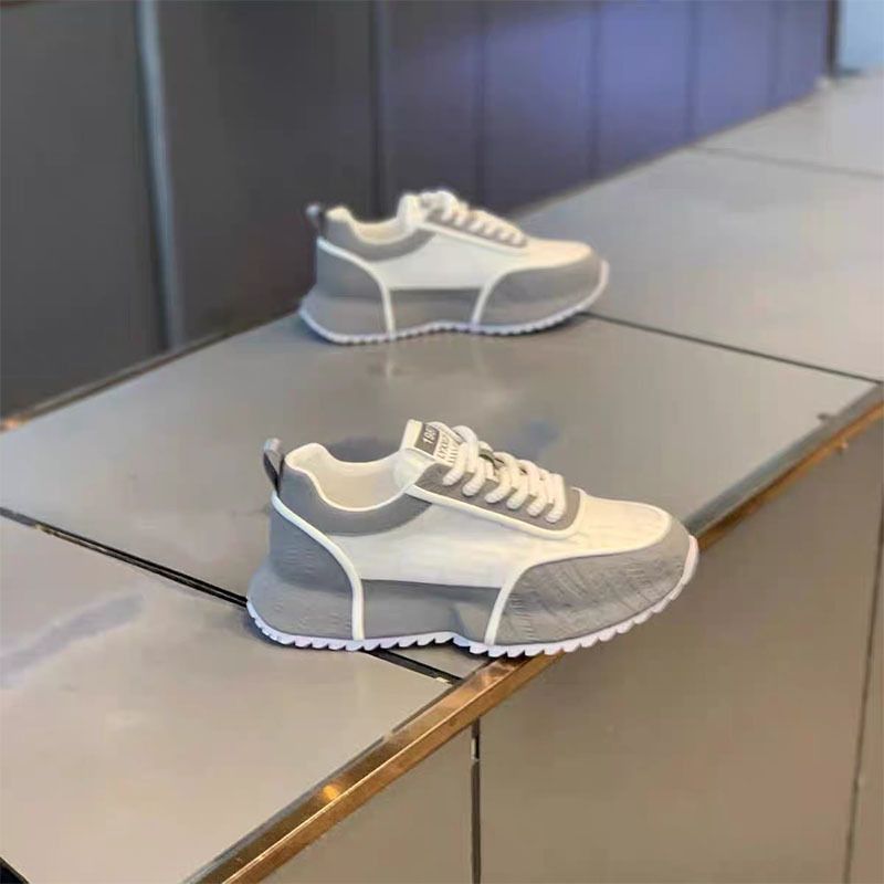 Herrenschuhe im Sommer 2024, neues atmungsaktives Stoffbrett, leichte, bequeme High-End-Freizeitschuhe, koreanische Version, modisch_voghion.com